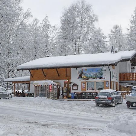 Albergo Pineta Castello-Molina di Fiemme Exteriör bild